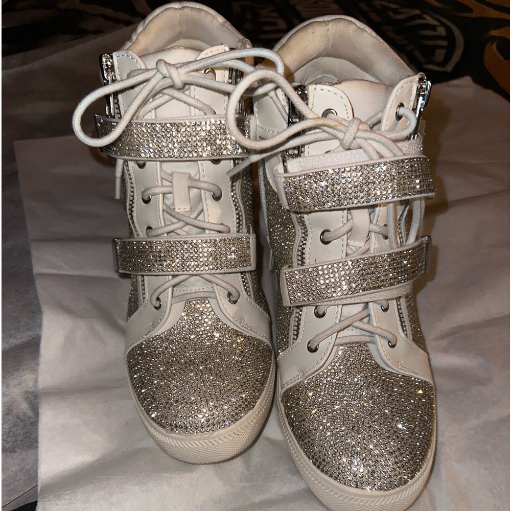 Women INC sneakers